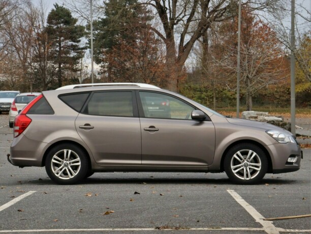 kia-cee039d-diesel-2011-big-3