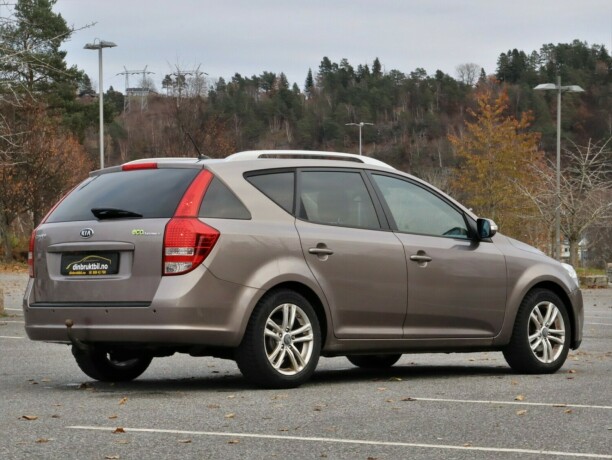 kia-cee039d-diesel-2011-big-4