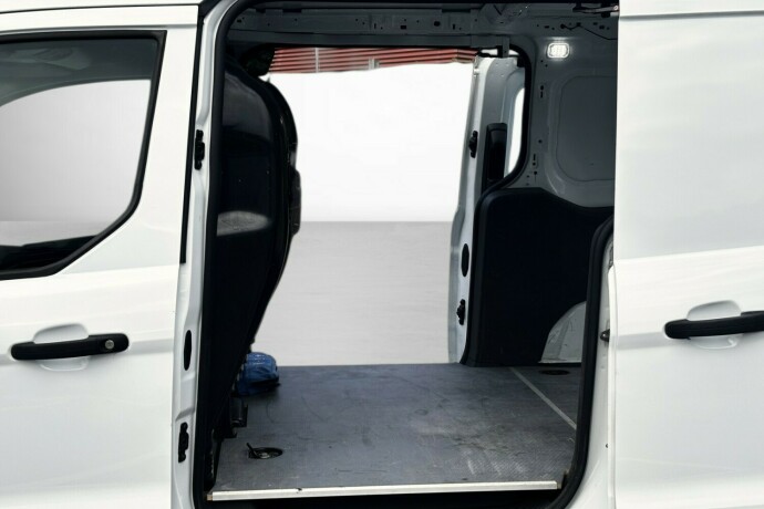 ford-transit-connect-diesel-2019-big-31