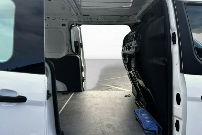 ford-transit-connect-diesel-2019-big-28