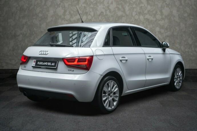 audi-a1-bensin-2014-big-7