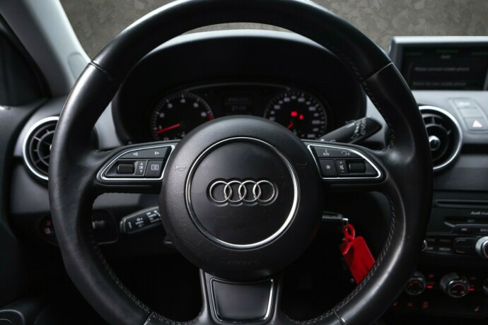 audi-a1-bensin-2014-big-10
