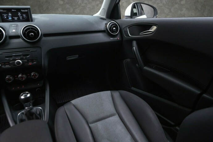 audi-a1-bensin-2014-big-23