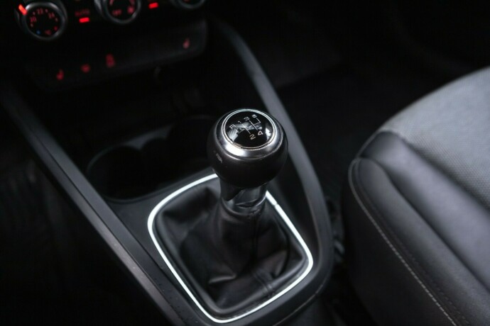 audi-a1-bensin-2014-big-16
