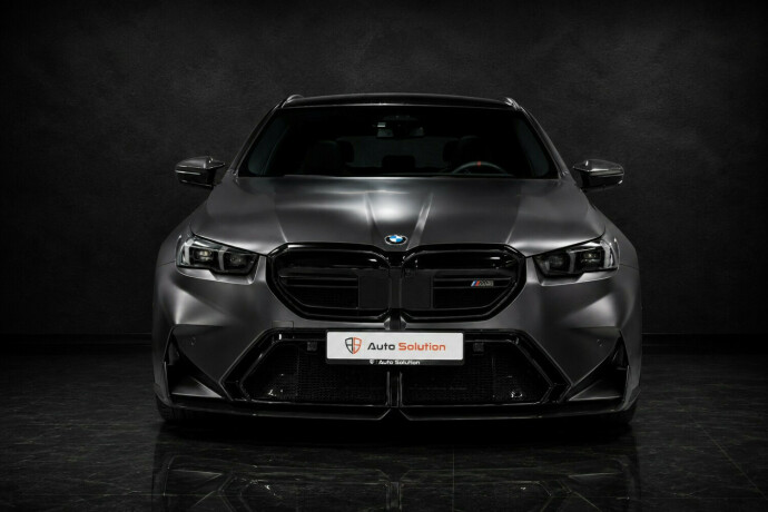 bmw-m5-plug-in-petrol-2025-big-3