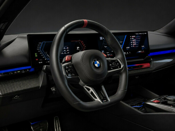 bmw-m5-plug-in-petrol-2025-big-25