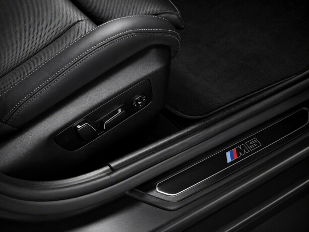 bmw-m5-plug-in-petrol-2025-big-9