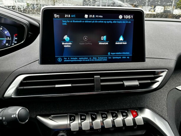 peugeot-5008-bensin-2019-big-21