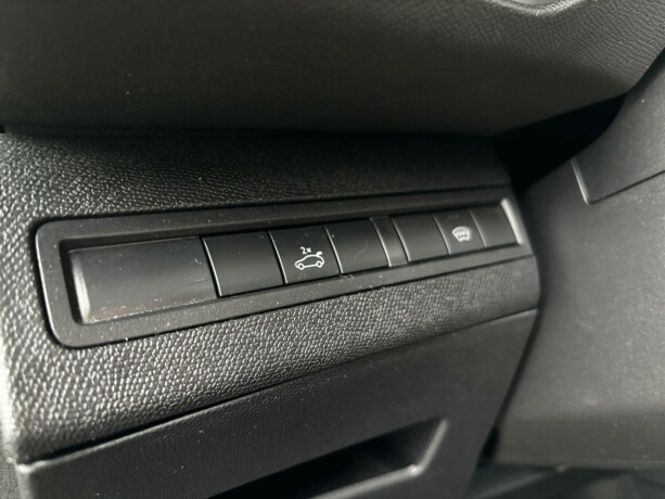 peugeot-5008-bensin-2019-big-16