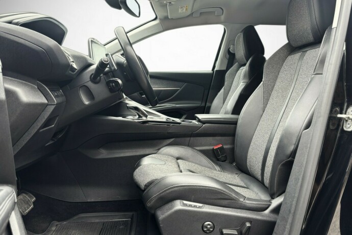 peugeot-5008-bensin-2019-big-11