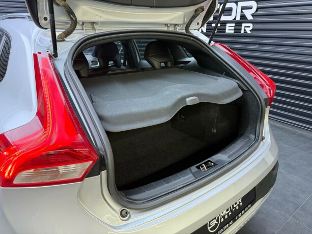 volvo-v40-cross-country-bensin-2018-big-25