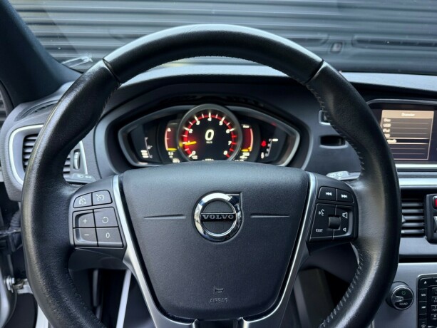 volvo-v40-cross-country-bensin-2018-big-10