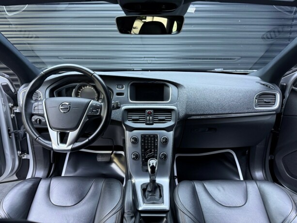 volvo-v40-cross-country-bensin-2018-big-8
