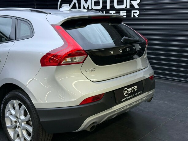 volvo-v40-cross-country-bensin-2018-big-5