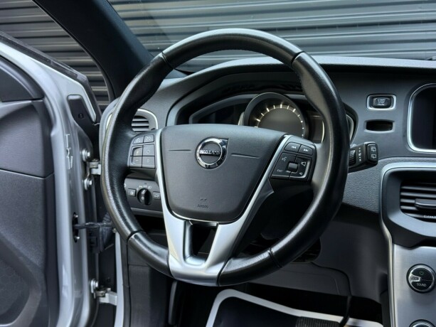 volvo-v40-cross-country-bensin-2018-big-9