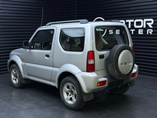 suzuki-jimny-bensin-2005-big-1