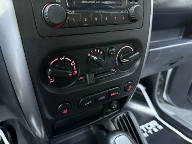 suzuki-jimny-bensin-2005-big-12