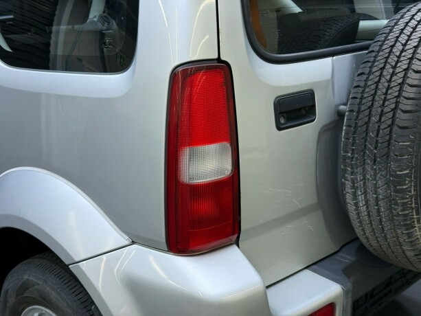 suzuki-jimny-bensin-2005-big-5