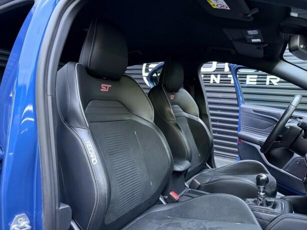ford-focus-bensin-2020-big-33