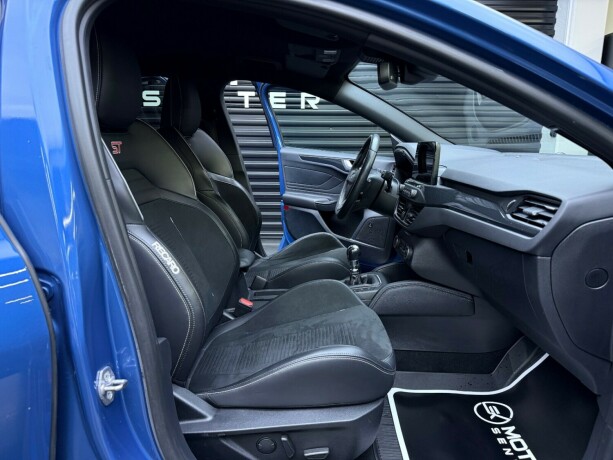 ford-focus-bensin-2020-big-32