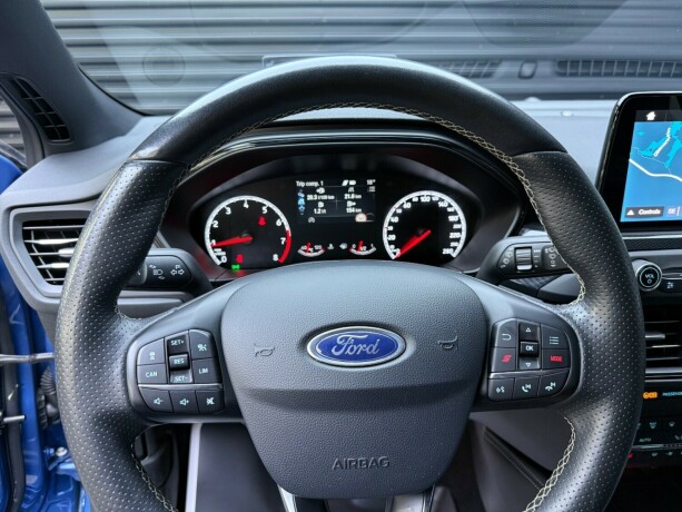 ford-focus-bensin-2020-big-13