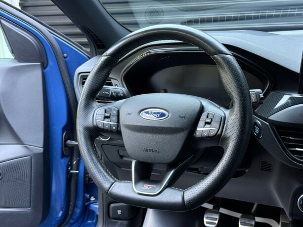 ford-focus-bensin-2020-big-12