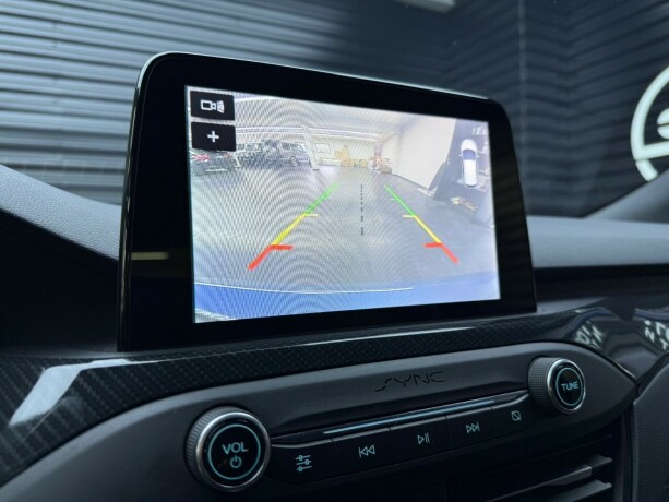 ford-focus-bensin-2020-big-20