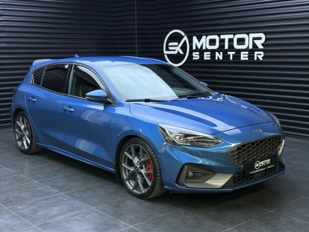 ford-focus-bensin-2020-big-0