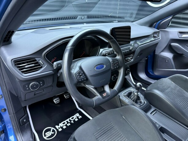 ford-focus-bensin-2020-big-10