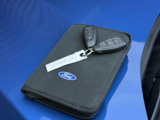ford-focus-bensin-2020-big-37