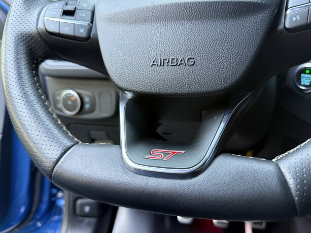 ford-focus-bensin-2020-big-14