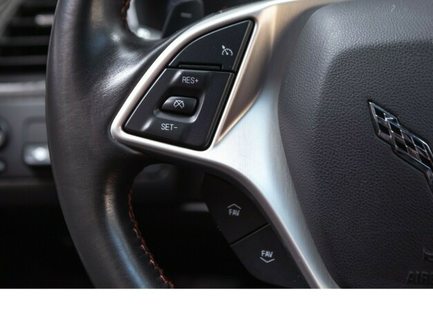 chevrolet-corvette-bensin-2015-big-12