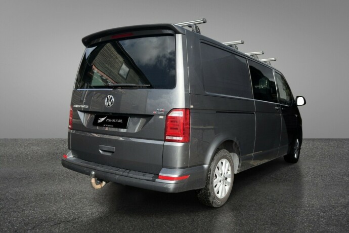 volkswagen-transporter-diesel-2018-big-6