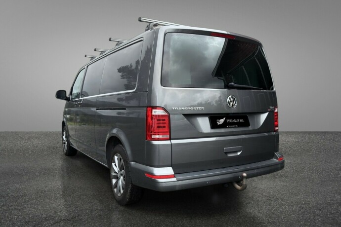 volkswagen-transporter-diesel-2018-big-6
