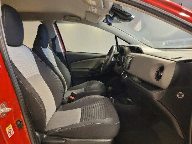 toyota-yaris-elektrisitetbensin-2017-big-9