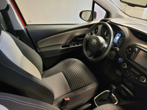toyota-yaris-elektrisitetbensin-2017-big-11
