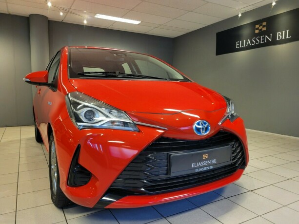 toyota-yaris-elektrisitetbensin-2017-big-7