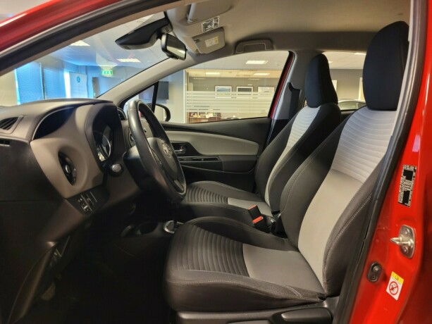 toyota-yaris-elektrisitetbensin-2017-big-15