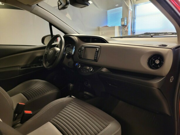 toyota-yaris-elektrisitetbensin-2017-big-10