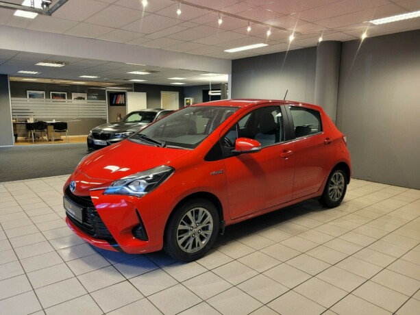 toyota-yaris-elektrisitetbensin-2017-big-6