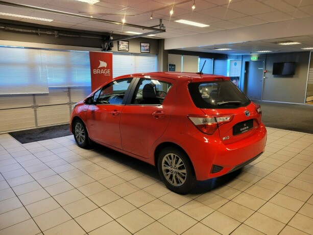 toyota-yaris-elektrisitetbensin-2017-big-5