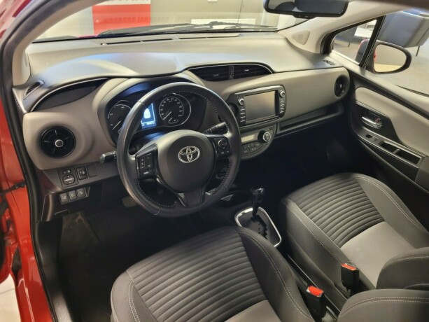 toyota-yaris-elektrisitetbensin-2017-big-16
