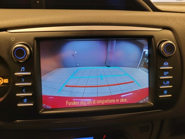 toyota-yaris-elektrisitetbensin-2017-big-20