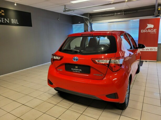 toyota-yaris-elektrisitetbensin-2017-big-4