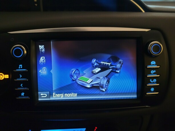 toyota-yaris-elektrisitetbensin-2017-big-24