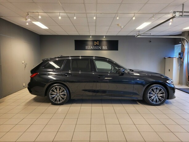 bmw-330e-plug-in-petrol-2021-big-3