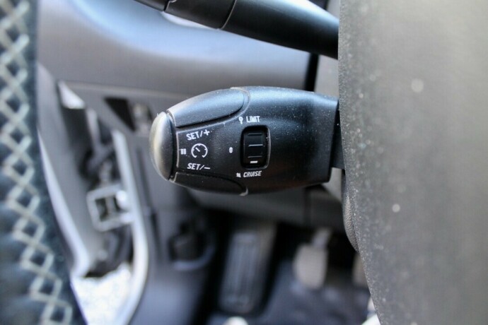 citroen-c3-picasso-diesel-2010-big-15