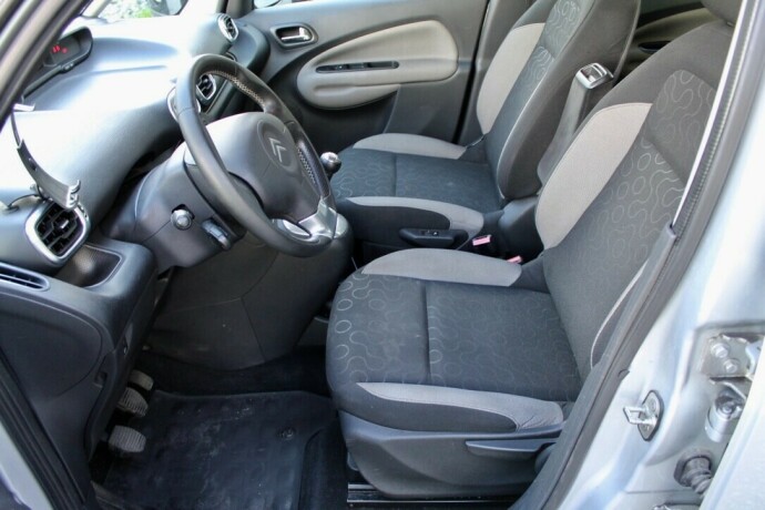 citroen-c3-picasso-diesel-2010-big-12