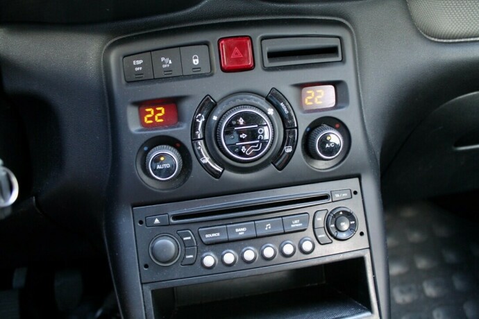 citroen-c3-picasso-diesel-2010-big-16