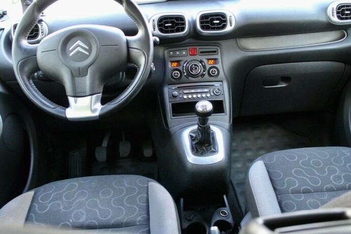 citroen-c3-picasso-diesel-2010-big-14